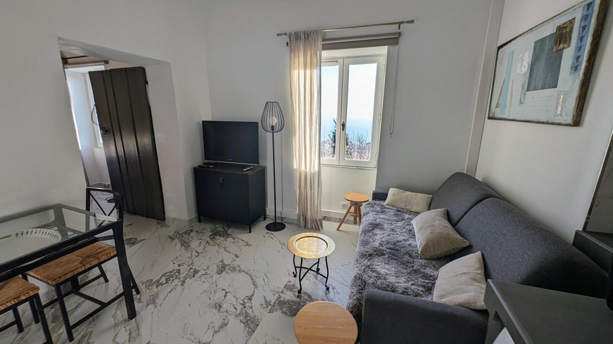 Le Mas D'Angeline, Vue Mer, Jardin Commun, Parking, Voiture Requise, 10 Min En Voiture De Monaco, Route Etroite, Pente Raide, Croisement Limite, Sea View, Shared Garden, Parking, Car Required, 10 Min Drive From Monaco, Narrow Steep Road, Limited Pass Beausoleil Luaran gambar