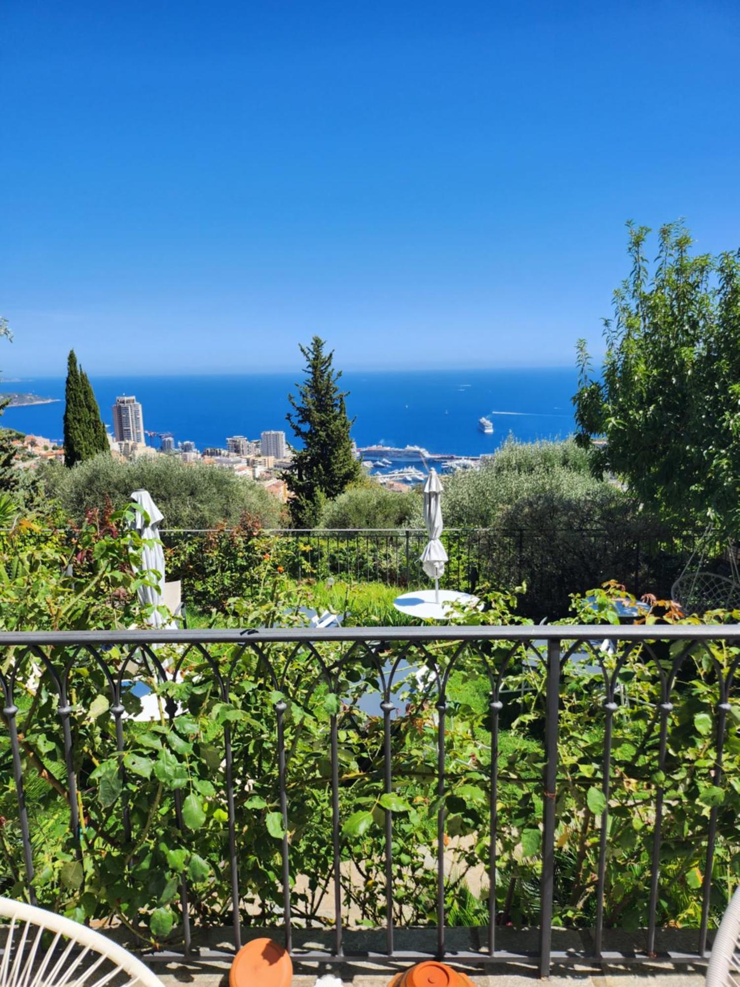 Le Mas D'Angeline, Vue Mer, Jardin Commun, Parking, Voiture Requise, 10 Min En Voiture De Monaco, Route Etroite, Pente Raide, Croisement Limite, Sea View, Shared Garden, Parking, Car Required, 10 Min Drive From Monaco, Narrow Steep Road, Limited Pass Beausoleil Luaran gambar