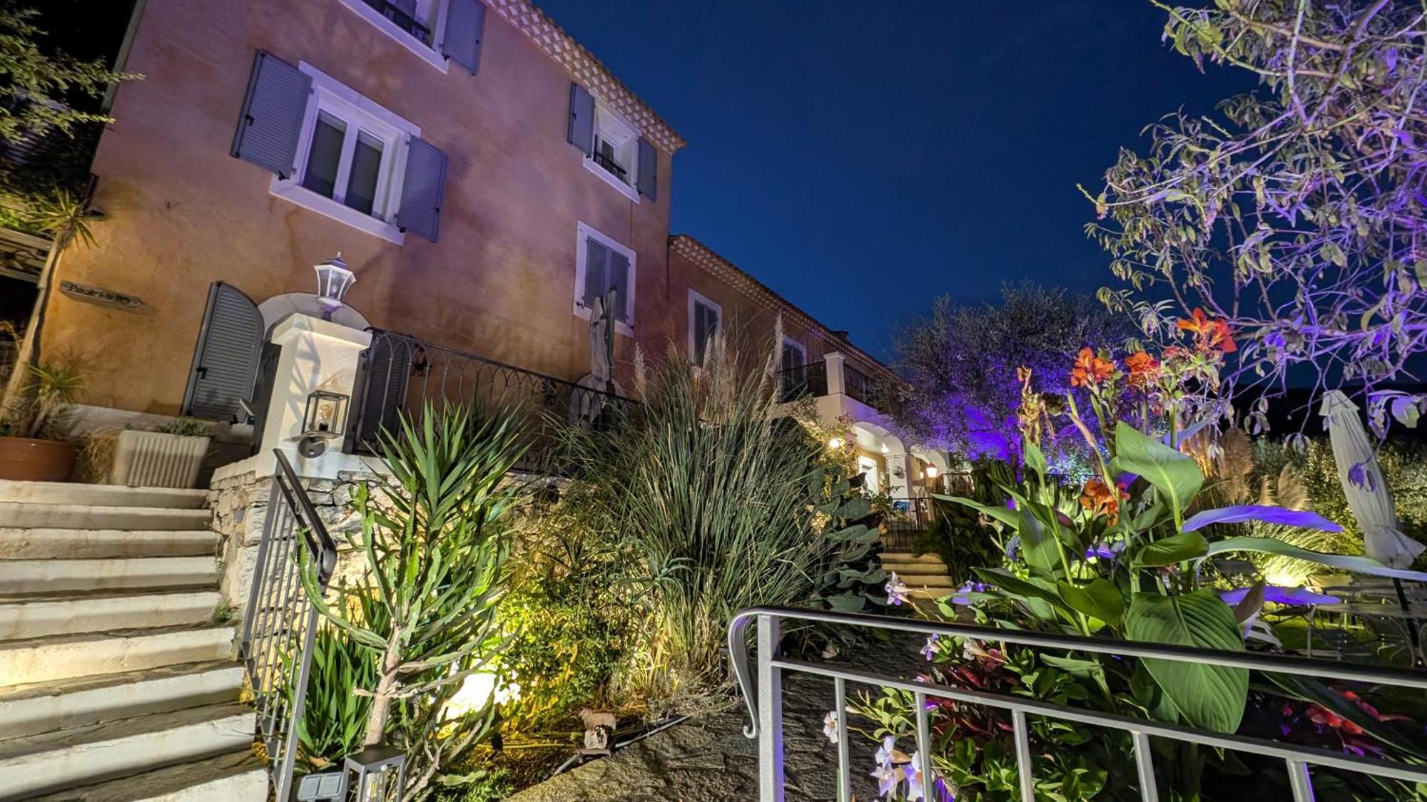 Le Mas D'Angeline, Vue Mer, Jardin Commun, Parking, Voiture Requise, 10 Min En Voiture De Monaco, Route Etroite, Pente Raide, Croisement Limite, Sea View, Shared Garden, Parking, Car Required, 10 Min Drive From Monaco, Narrow Steep Road, Limited Pass Beausoleil Luaran gambar