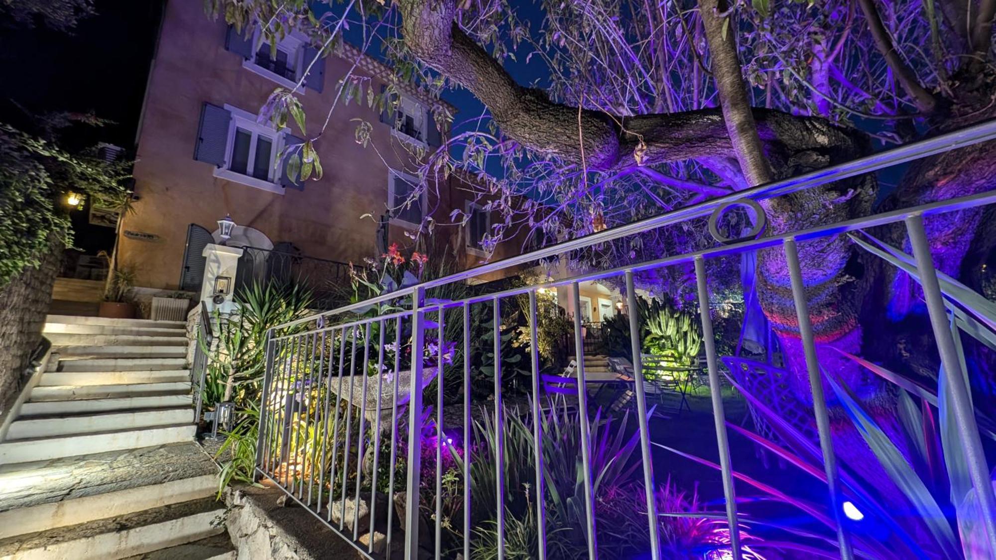 Le Mas D'Angeline, Vue Mer, Jardin Commun, Parking, Voiture Requise, 10 Min En Voiture De Monaco, Route Etroite, Pente Raide, Croisement Limite, Sea View, Shared Garden, Parking, Car Required, 10 Min Drive From Monaco, Narrow Steep Road, Limited Pass Beausoleil Luaran gambar
