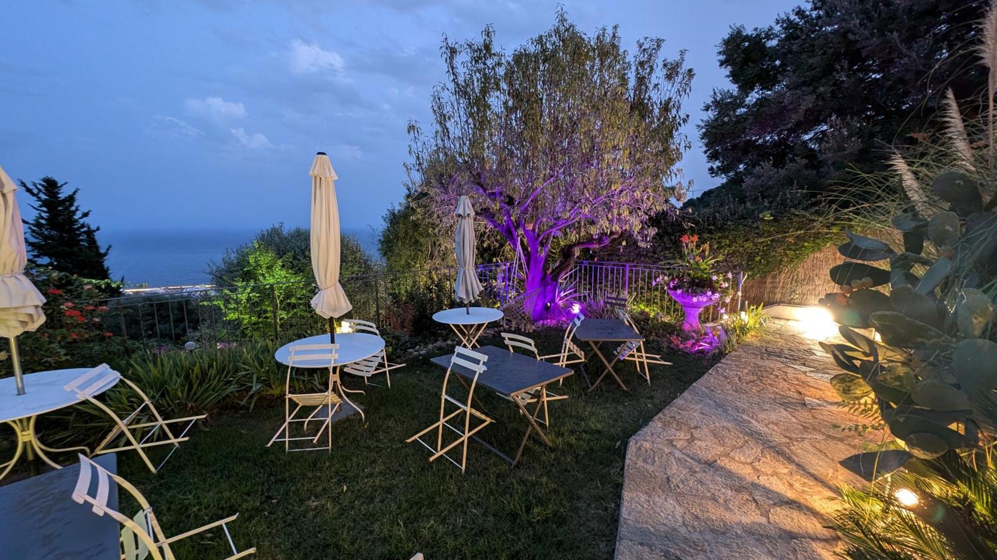 Le Mas D'Angeline, Vue Mer, Jardin Commun, Parking, Voiture Requise, 10 Min En Voiture De Monaco, Route Etroite, Pente Raide, Croisement Limite, Sea View, Shared Garden, Parking, Car Required, 10 Min Drive From Monaco, Narrow Steep Road, Limited Pass Beausoleil Luaran gambar