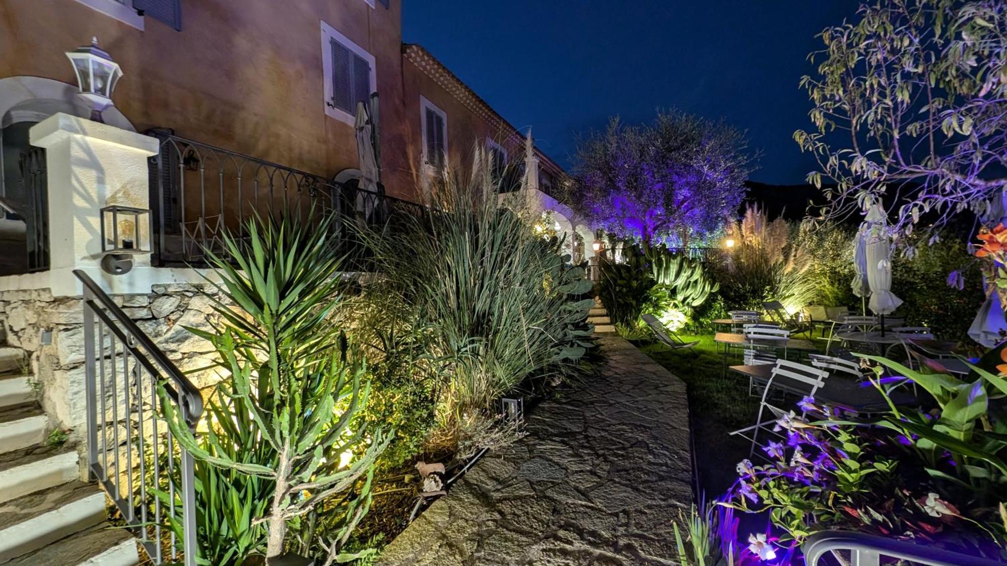 Le Mas D'Angeline, Vue Mer, Jardin Commun, Parking, Voiture Requise, 10 Min En Voiture De Monaco, Route Etroite, Pente Raide, Croisement Limite, Sea View, Shared Garden, Parking, Car Required, 10 Min Drive From Monaco, Narrow Steep Road, Limited Pass Beausoleil Luaran gambar