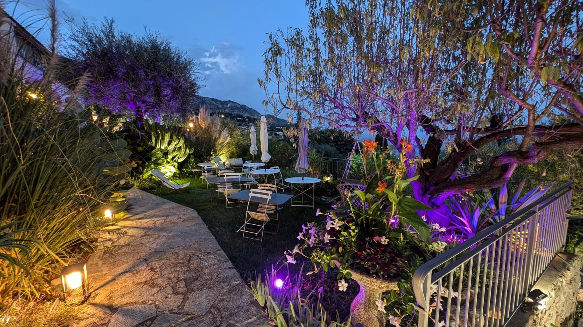 Le Mas D'Angeline, Vue Mer, Jardin Commun, Parking, Voiture Requise, 10 Min En Voiture De Monaco, Route Etroite, Pente Raide, Croisement Limite, Sea View, Shared Garden, Parking, Car Required, 10 Min Drive From Monaco, Narrow Steep Road, Limited Pass Beausoleil Luaran gambar
