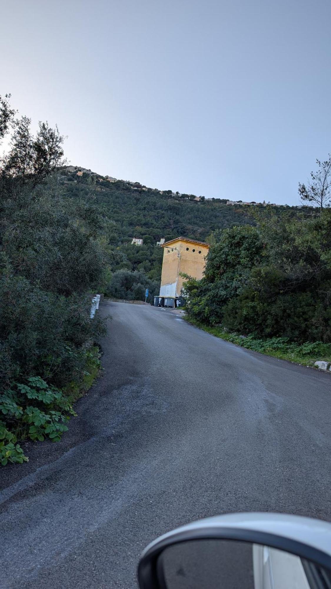 Le Mas D'Angeline, Vue Mer, Jardin Commun, Parking, Voiture Requise, 10 Min En Voiture De Monaco, Route Etroite, Pente Raide, Croisement Limite, Sea View, Shared Garden, Parking, Car Required, 10 Min Drive From Monaco, Narrow Steep Road, Limited Pass Beausoleil Luaran gambar