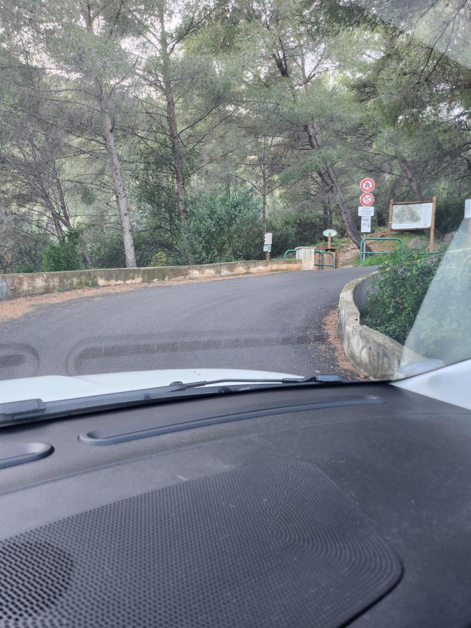 Le Mas D'Angeline, Vue Mer, Jardin Commun, Parking, Voiture Requise, 10 Min En Voiture De Monaco, Route Etroite, Pente Raide, Croisement Limite, Sea View, Shared Garden, Parking, Car Required, 10 Min Drive From Monaco, Narrow Steep Road, Limited Pass Beausoleil Luaran gambar