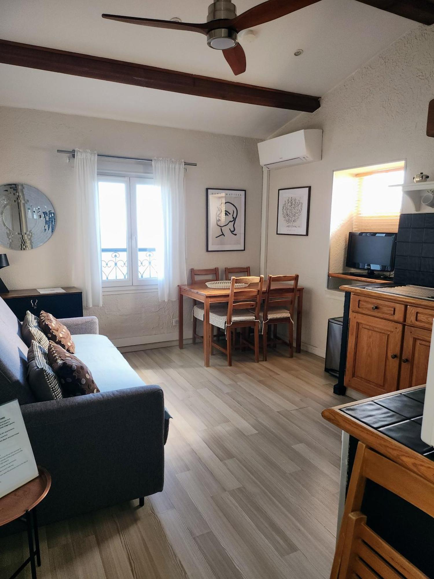 Le Mas D'Angeline, Vue Mer, Jardin Commun, Parking, Voiture Requise, 10 Min En Voiture De Monaco, Route Etroite, Pente Raide, Croisement Limite, Sea View, Shared Garden, Parking, Car Required, 10 Min Drive From Monaco, Narrow Steep Road, Limited Pass Beausoleil Luaran gambar