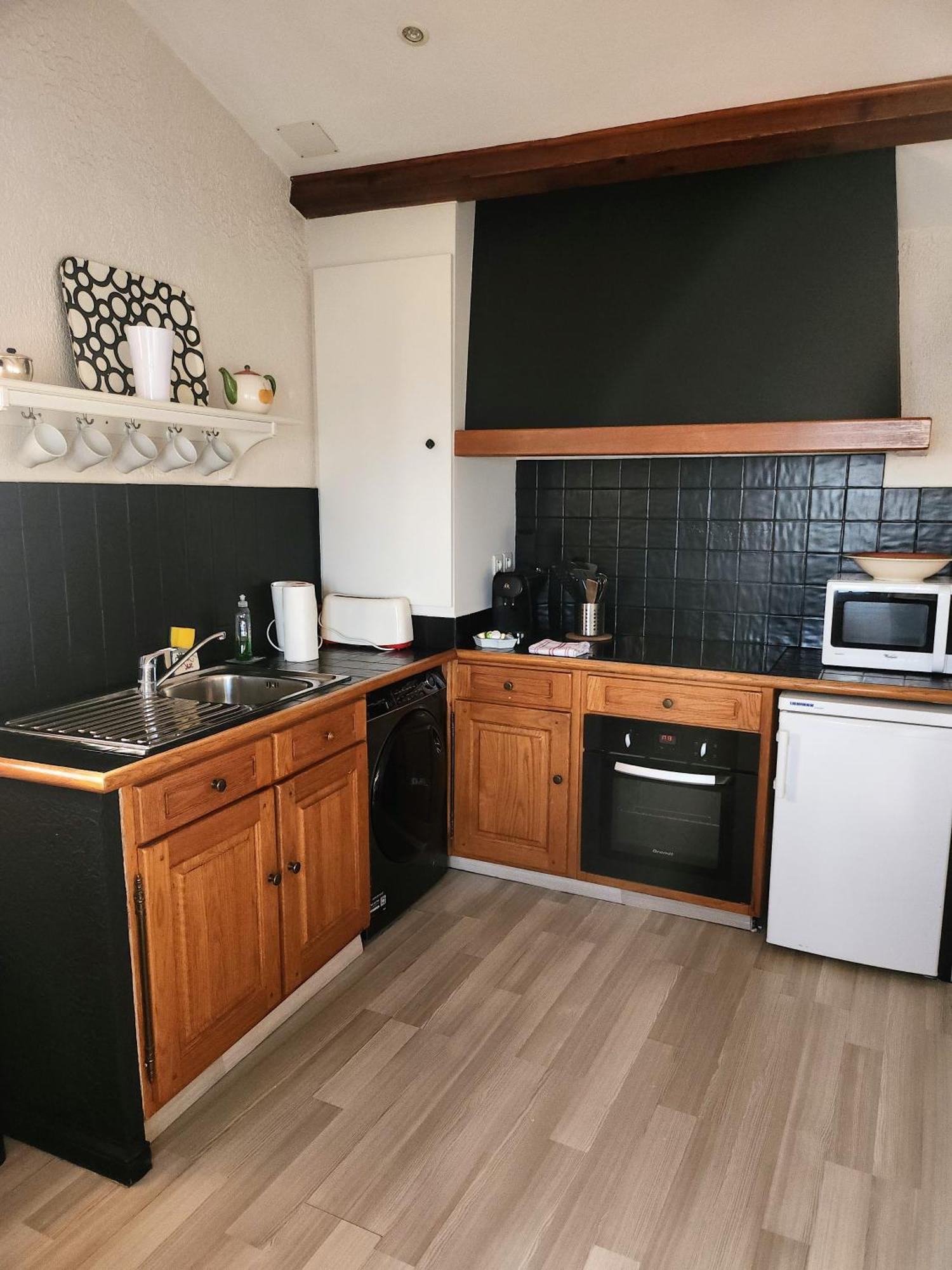 Le Mas D'Angeline, Vue Mer, Jardin Commun, Parking, Voiture Requise, 10 Min En Voiture De Monaco, Route Etroite, Pente Raide, Croisement Limite, Sea View, Shared Garden, Parking, Car Required, 10 Min Drive From Monaco, Narrow Steep Road, Limited Pass Beausoleil Luaran gambar