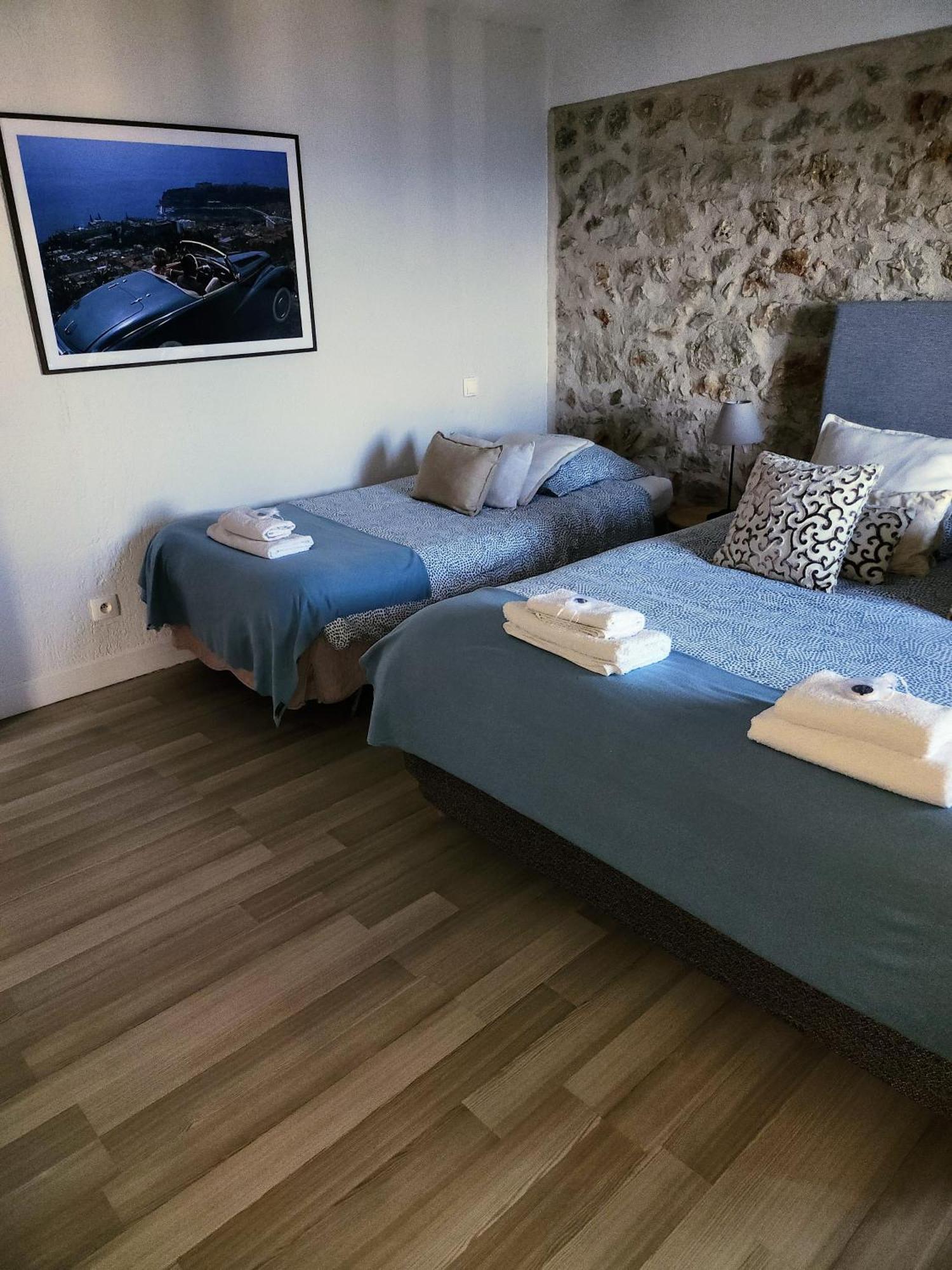 Le Mas D'Angeline, Vue Mer, Jardin Commun, Parking, Voiture Requise, 10 Min En Voiture De Monaco, Route Etroite, Pente Raide, Croisement Limite, Sea View, Shared Garden, Parking, Car Required, 10 Min Drive From Monaco, Narrow Steep Road, Limited Pass Beausoleil Luaran gambar