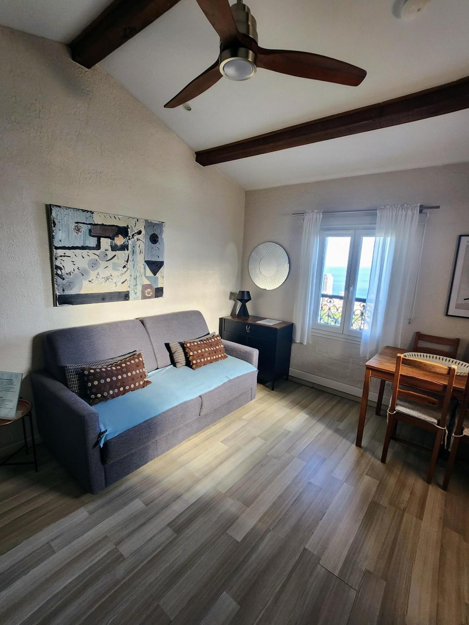 Le Mas D'Angeline, Vue Mer, Jardin Commun, Parking, Voiture Requise, 10 Min En Voiture De Monaco, Route Etroite, Pente Raide, Croisement Limite, Sea View, Shared Garden, Parking, Car Required, 10 Min Drive From Monaco, Narrow Steep Road, Limited Pass Beausoleil Luaran gambar