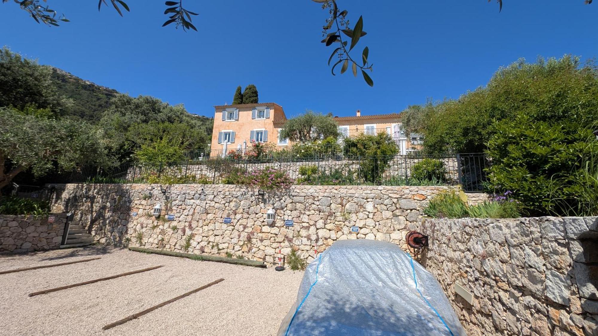 Le Mas D'Angeline, Vue Mer, Jardin Commun, Parking, Voiture Requise, 10 Min En Voiture De Monaco, Route Etroite, Pente Raide, Croisement Limite, Sea View, Shared Garden, Parking, Car Required, 10 Min Drive From Monaco, Narrow Steep Road, Limited Pass Beausoleil Luaran gambar