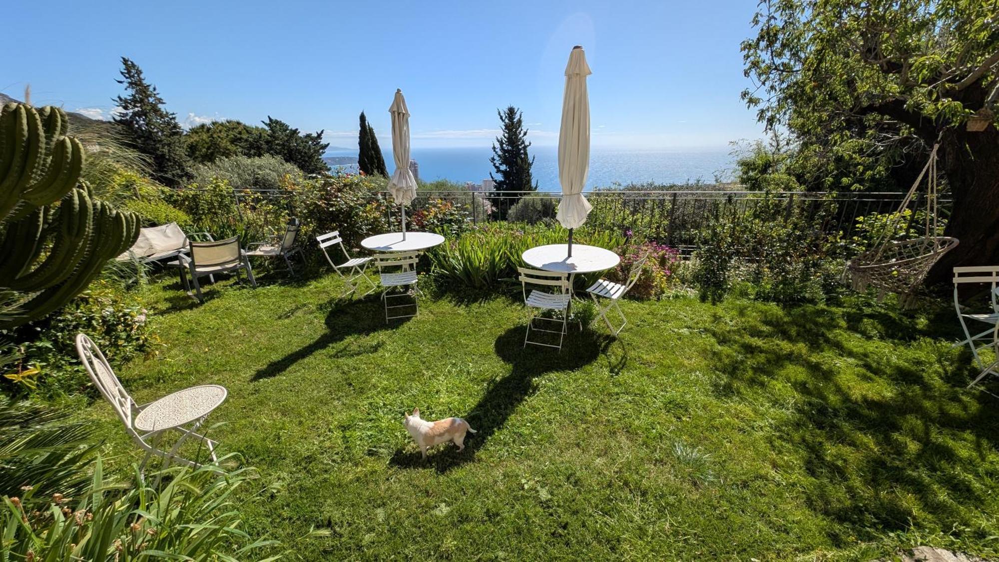 Le Mas D'Angeline, Vue Mer, Jardin Commun, Parking, Voiture Requise, 10 Min En Voiture De Monaco, Route Etroite, Pente Raide, Croisement Limite, Sea View, Shared Garden, Parking, Car Required, 10 Min Drive From Monaco, Narrow Steep Road, Limited Pass Beausoleil Luaran gambar