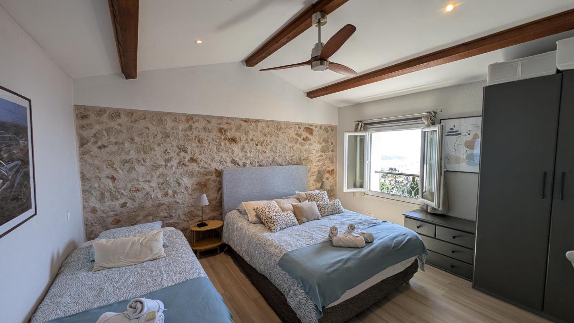 Le Mas D'Angeline, Vue Mer, Jardin Commun, Parking, Voiture Requise, 10 Min En Voiture De Monaco, Route Etroite, Pente Raide, Croisement Limite, Sea View, Shared Garden, Parking, Car Required, 10 Min Drive From Monaco, Narrow Steep Road, Limited Pass Beausoleil Luaran gambar
